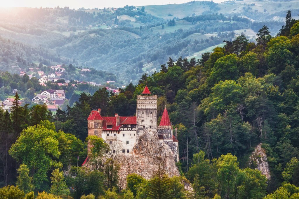 Schloss Bran zwischen Wäldern in Rumänien, Draculas Schloss