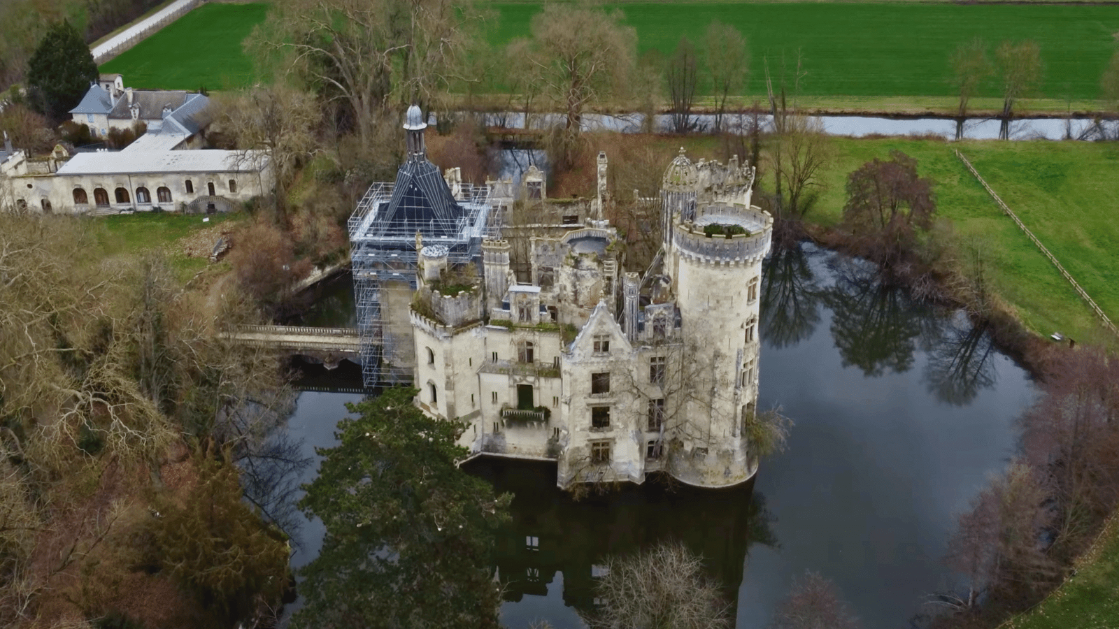 The Romantic Ruins of la Mothe-Chandeniers in Restoration