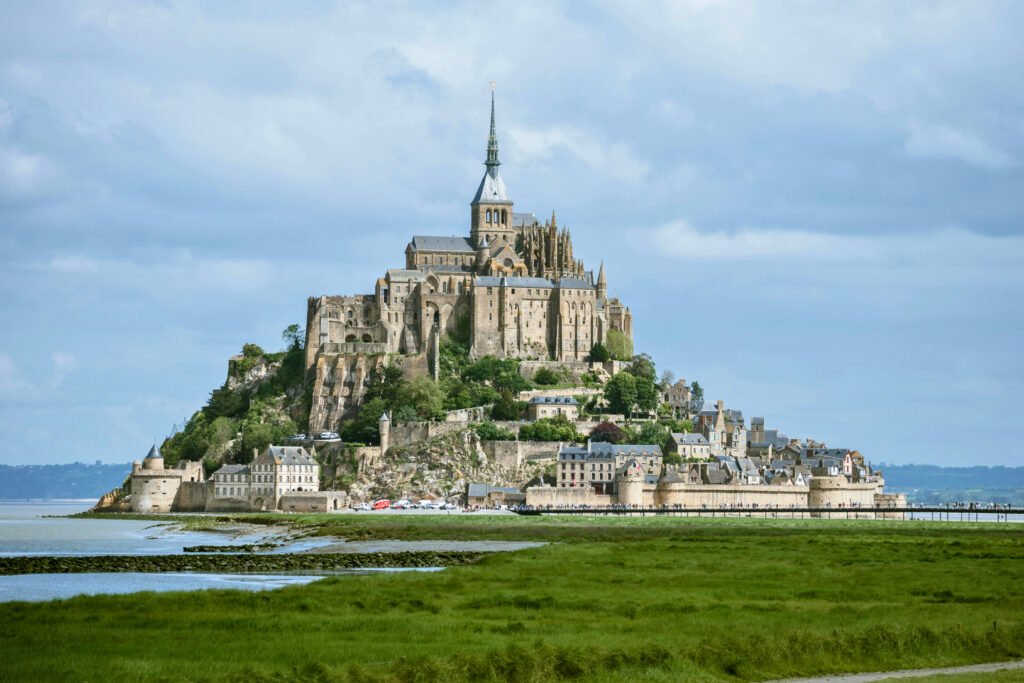 Panorama vom Saint-Michel auf einer Insel im Wattenmeer.