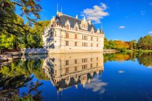 Azay‑le‑Rideau castle reflected in calm moat